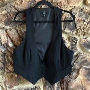 Black Buttoned Vest